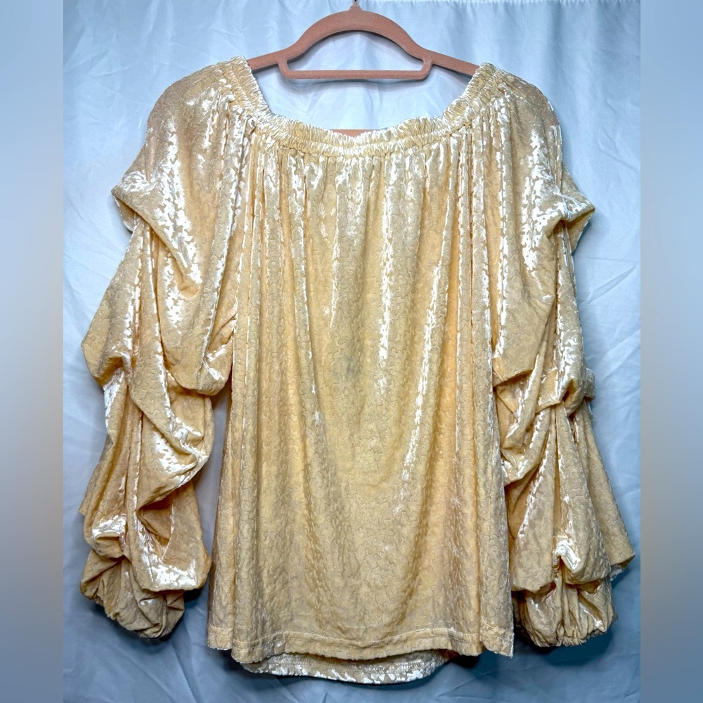 NWT Easel on/off Shoulder Cream Boho Top Size Small